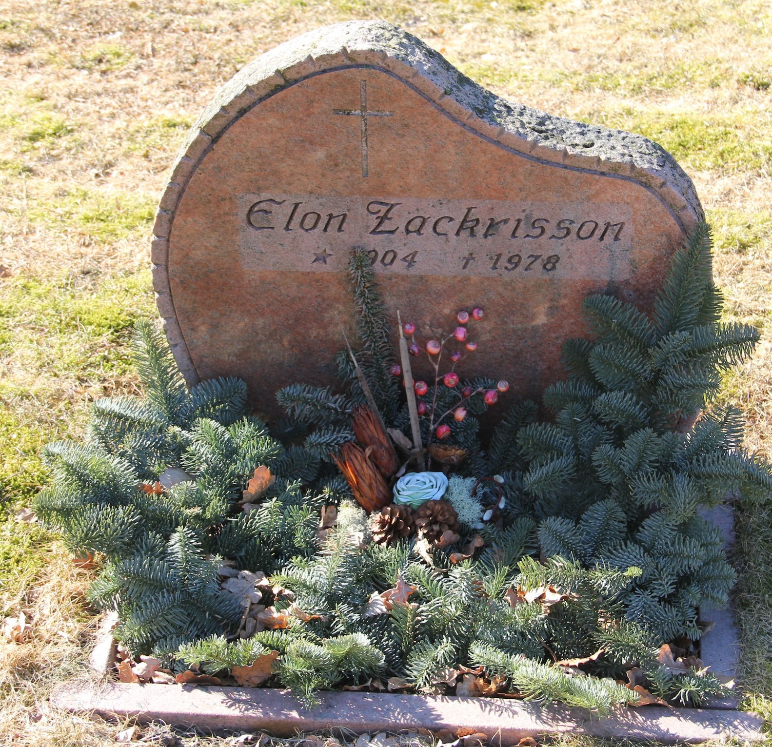 Grav D021 Hönö Kyrkogård