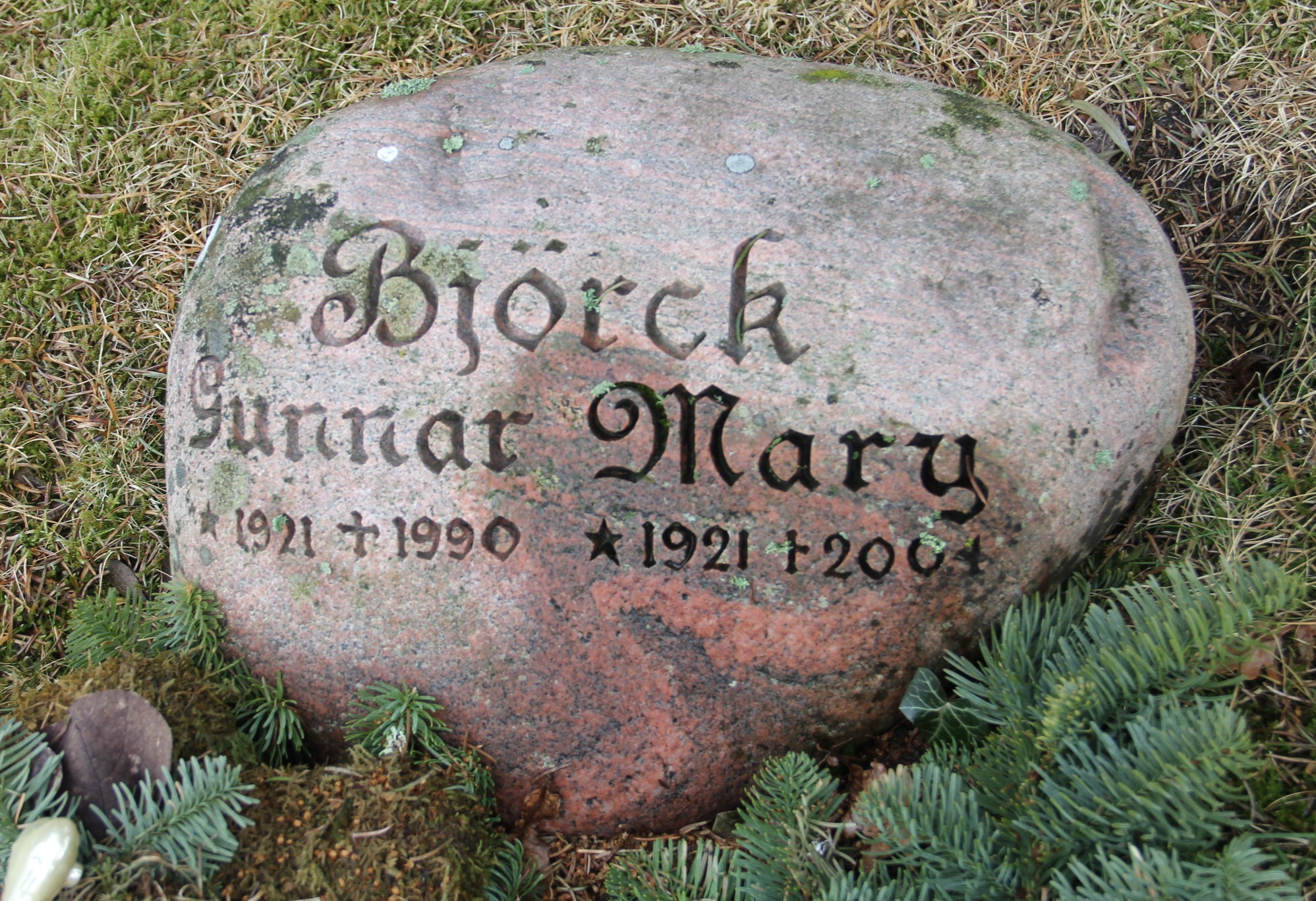 Grav U069 Hönö Kyrkogård