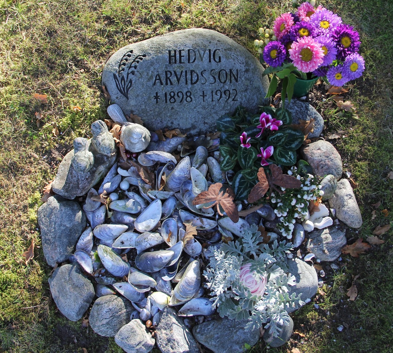 Grav H014 Öckerö Kyrkogård