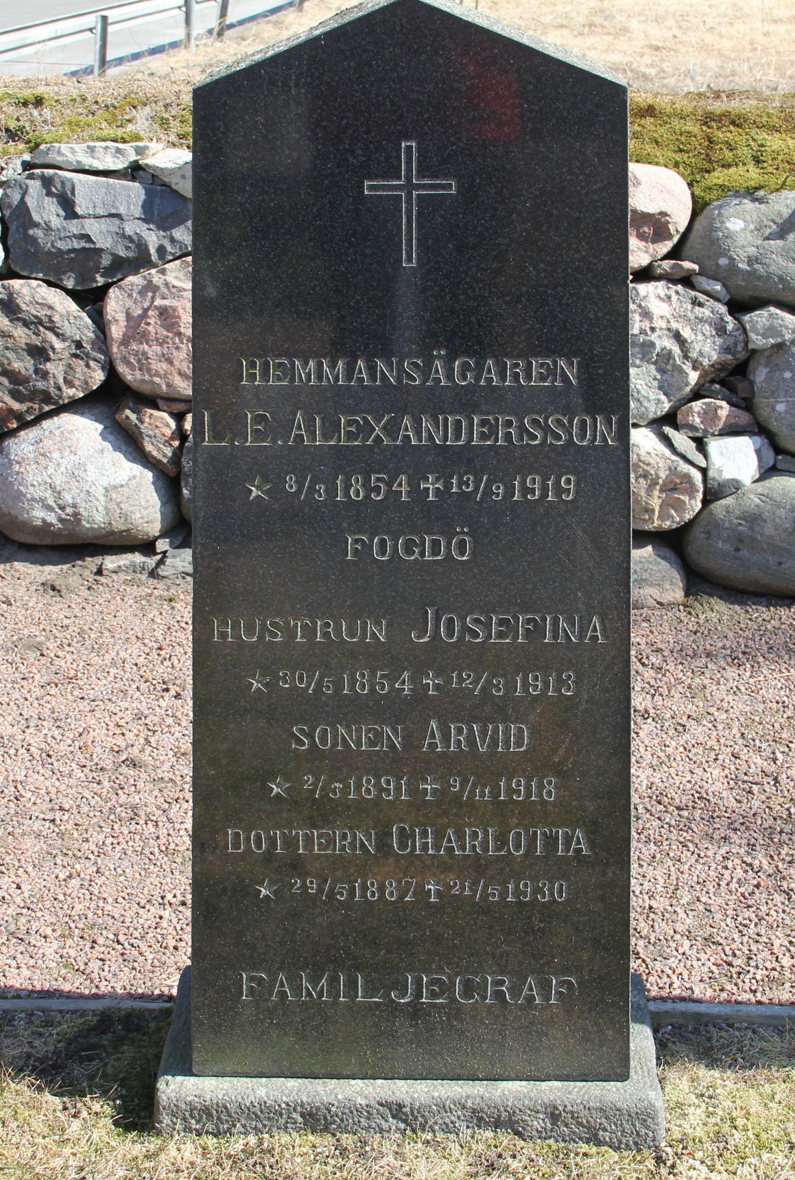 Grav A003B Öckerö Kyrkogård
