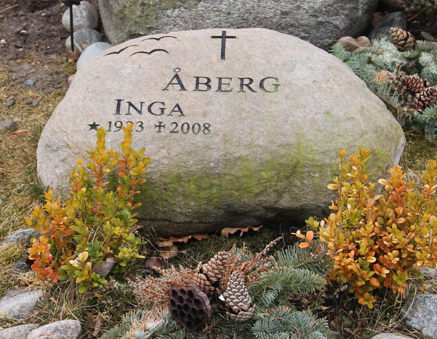 Grav H111 Hönö Kyrkogård