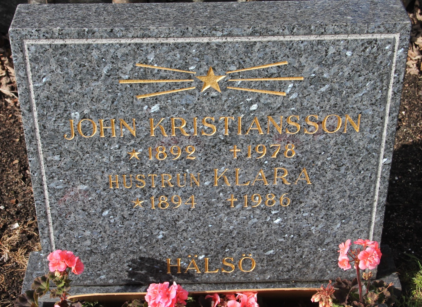 Grav VM057 Öckerö Kyrkogård