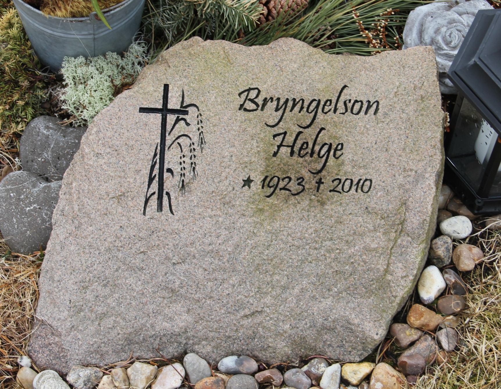 Grav U345 Hönö Kyrkogård