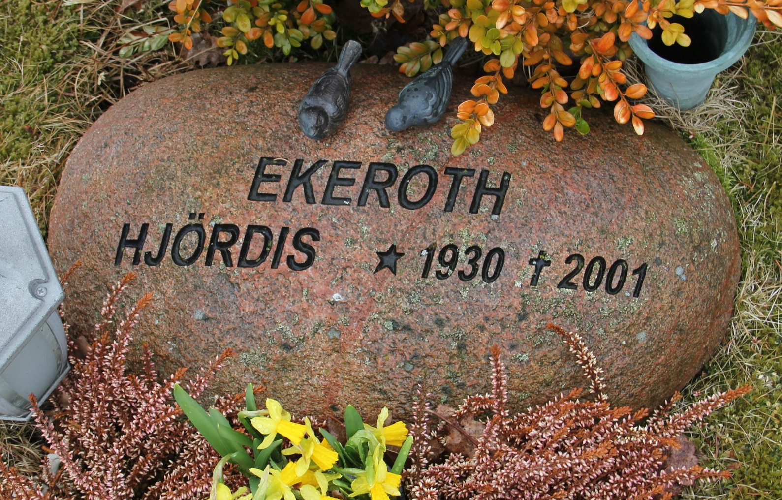 Grav U022 Hönö Kyrkogård