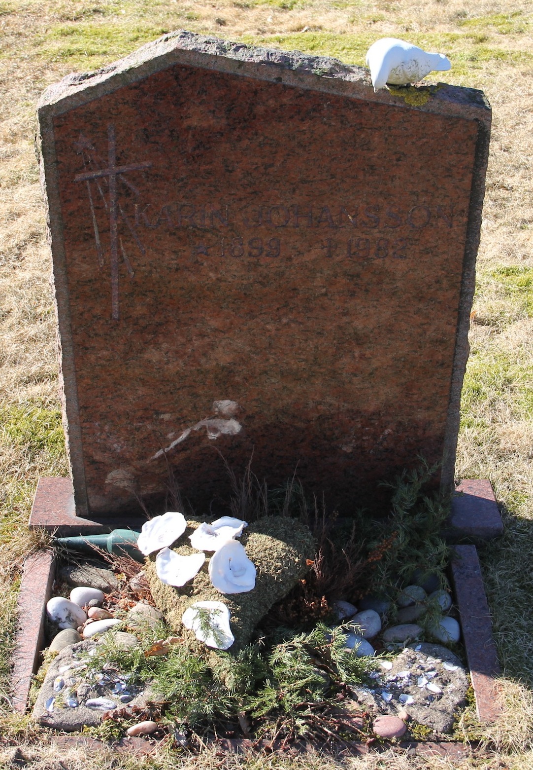Grav D023 Hönö Kyrkogård