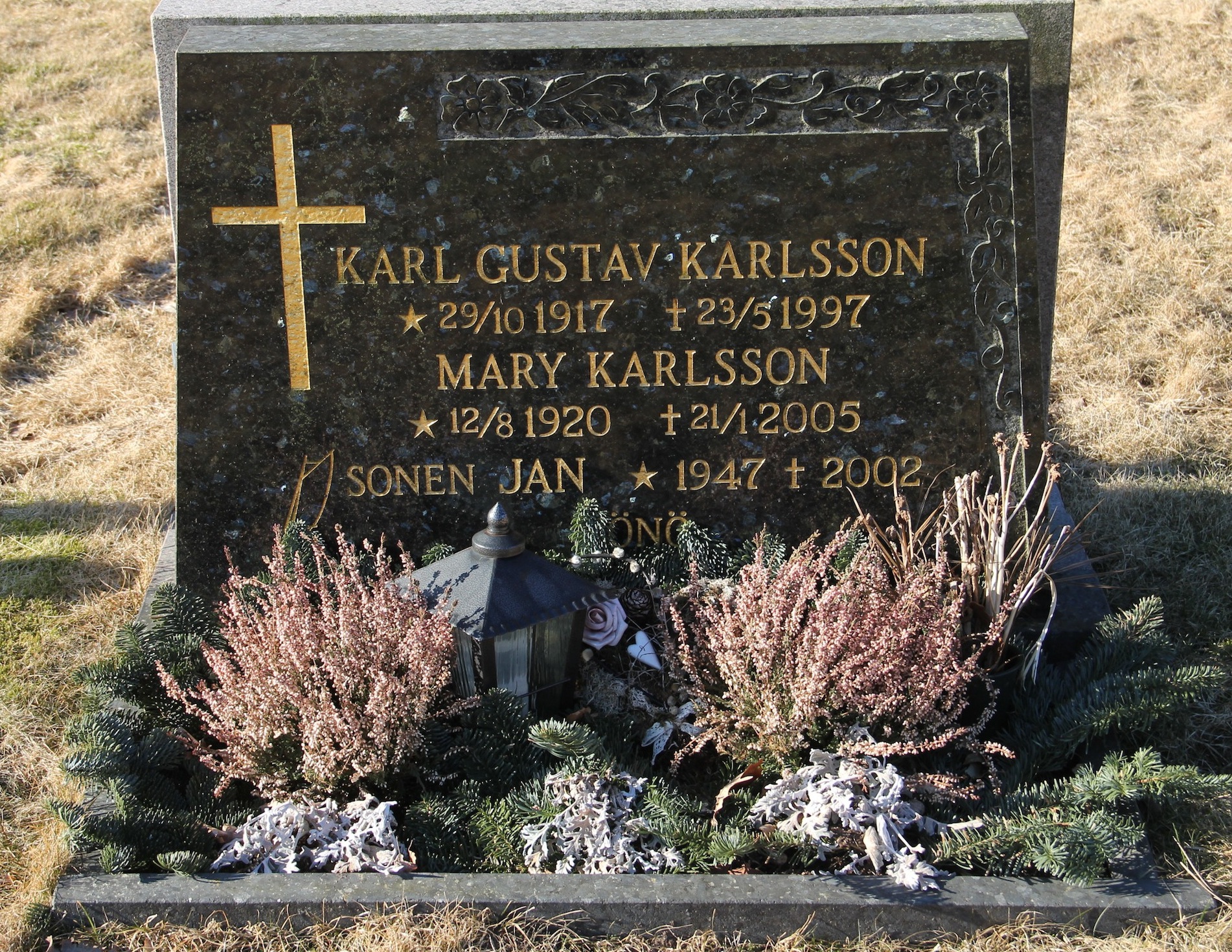 Grav A019 Hönö Kyrkogård