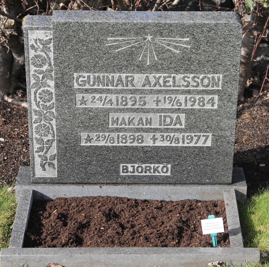 Grav VM055 Öckerö Kyrkogård