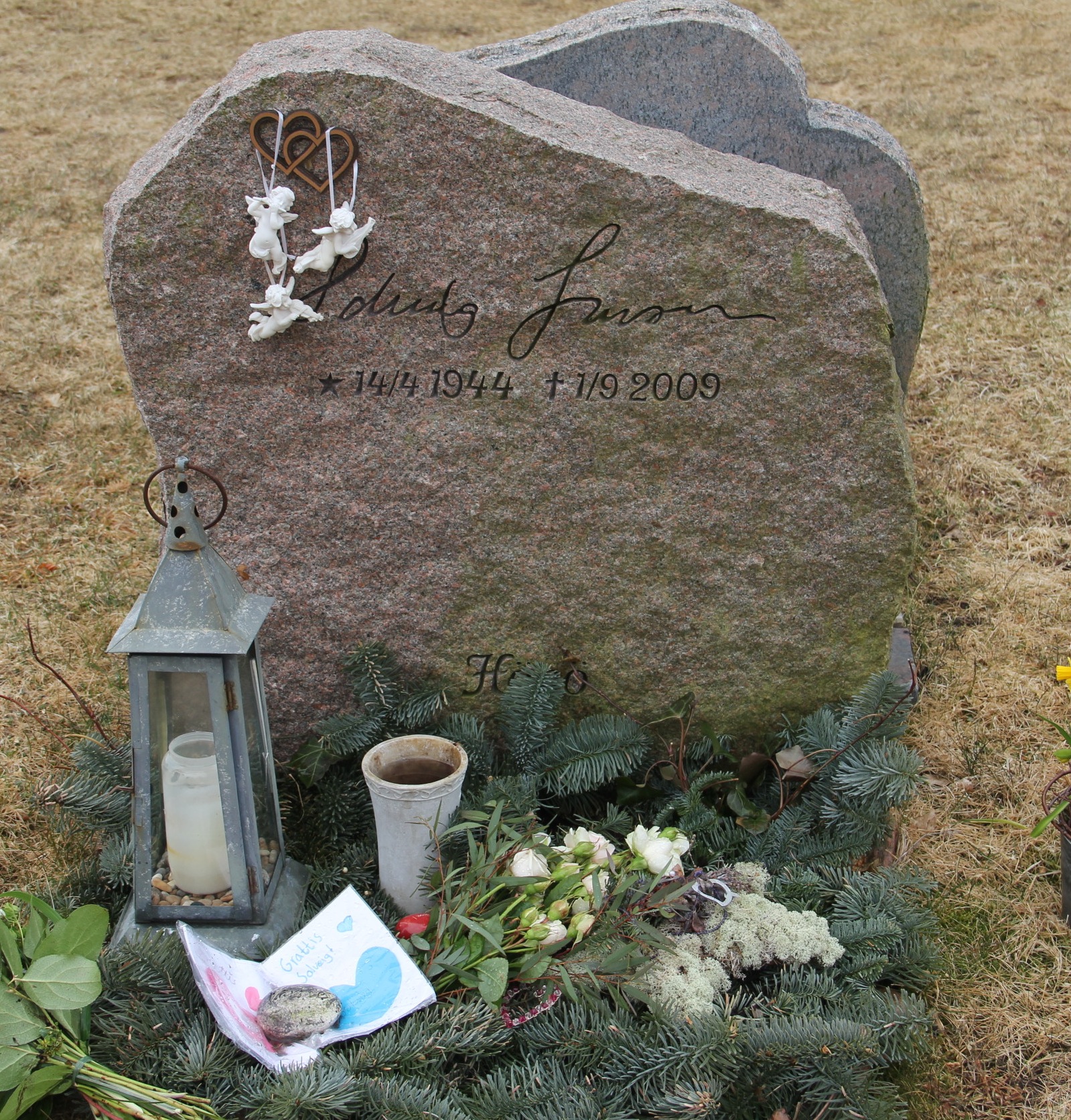 Grav H114 Hönö Kyrkogård