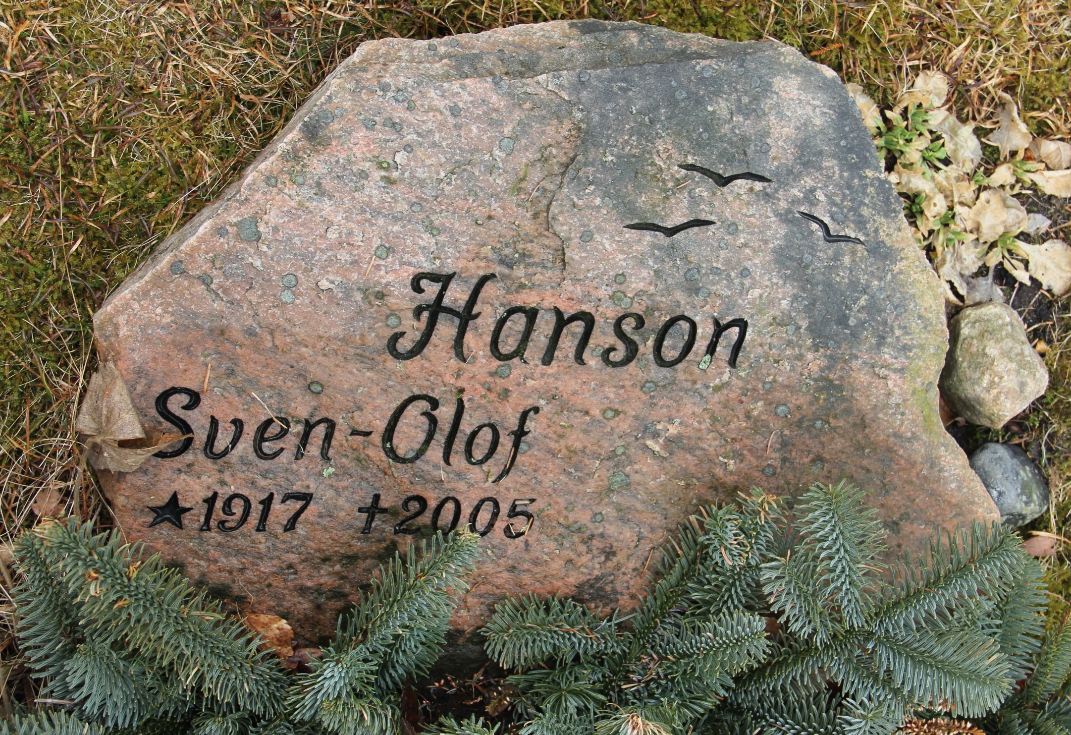 Grav U243 Hönö Kyrkogård