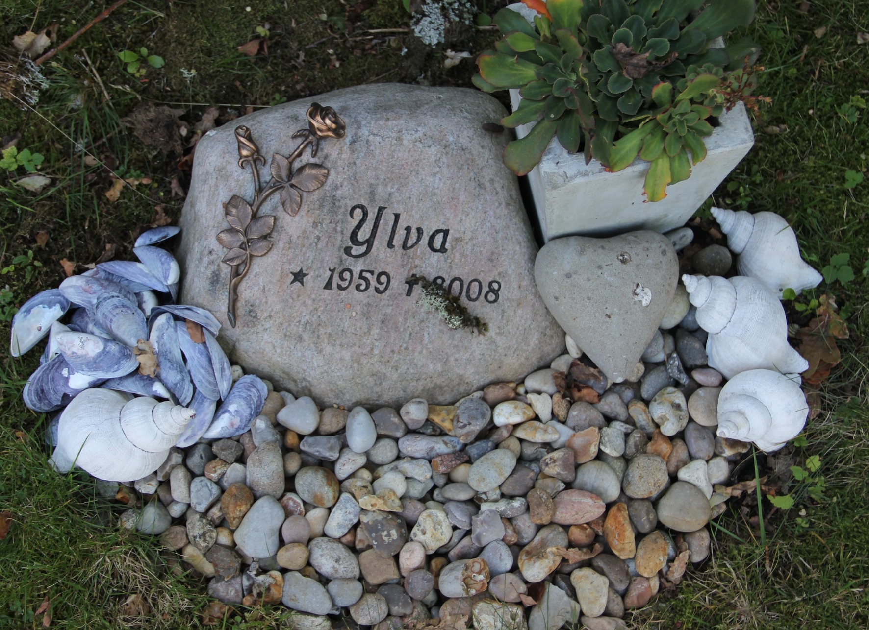 Grav J038 Öckerö Kyrkogård