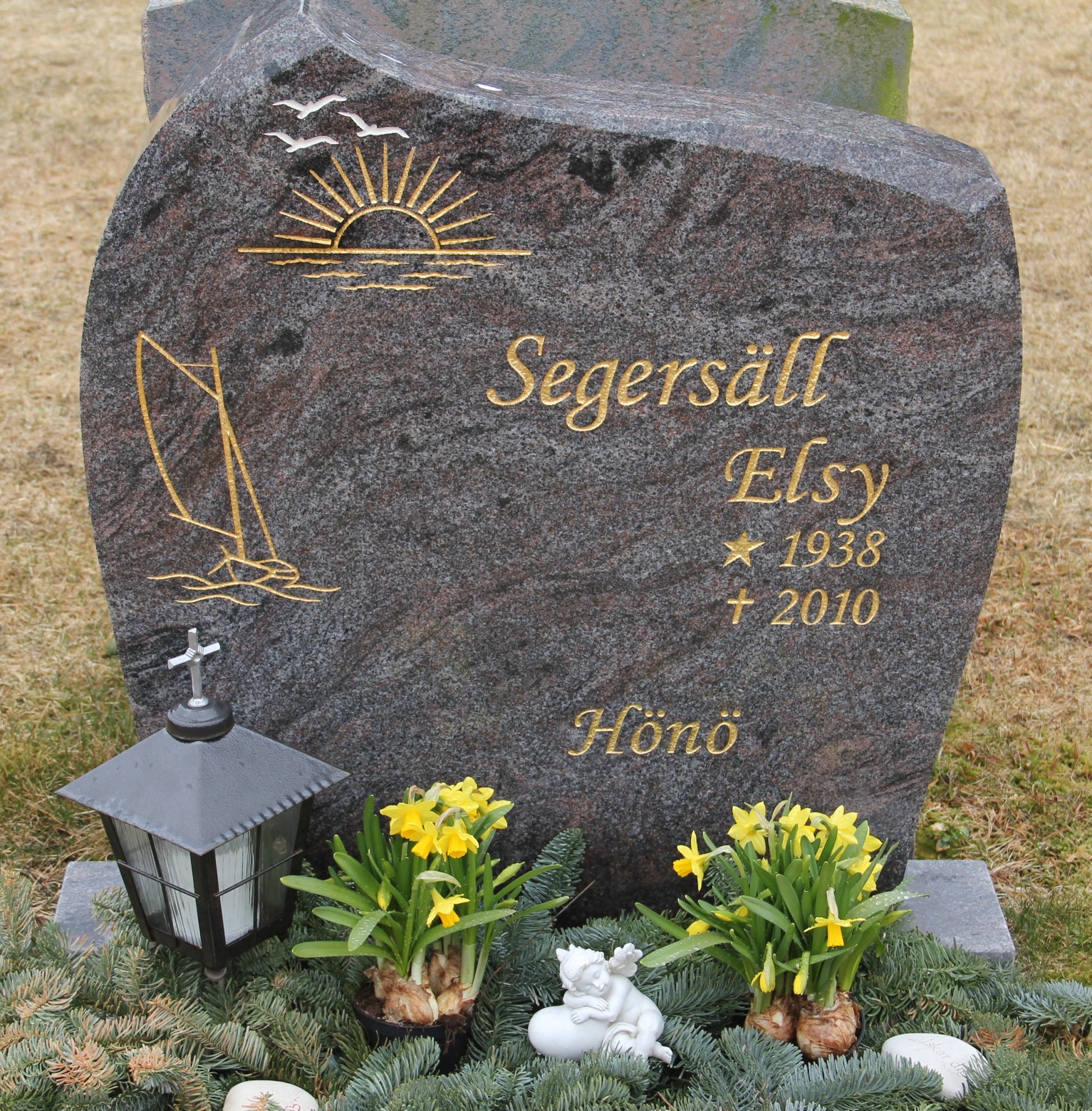 Grav H093 Hönö Kyrkogård
