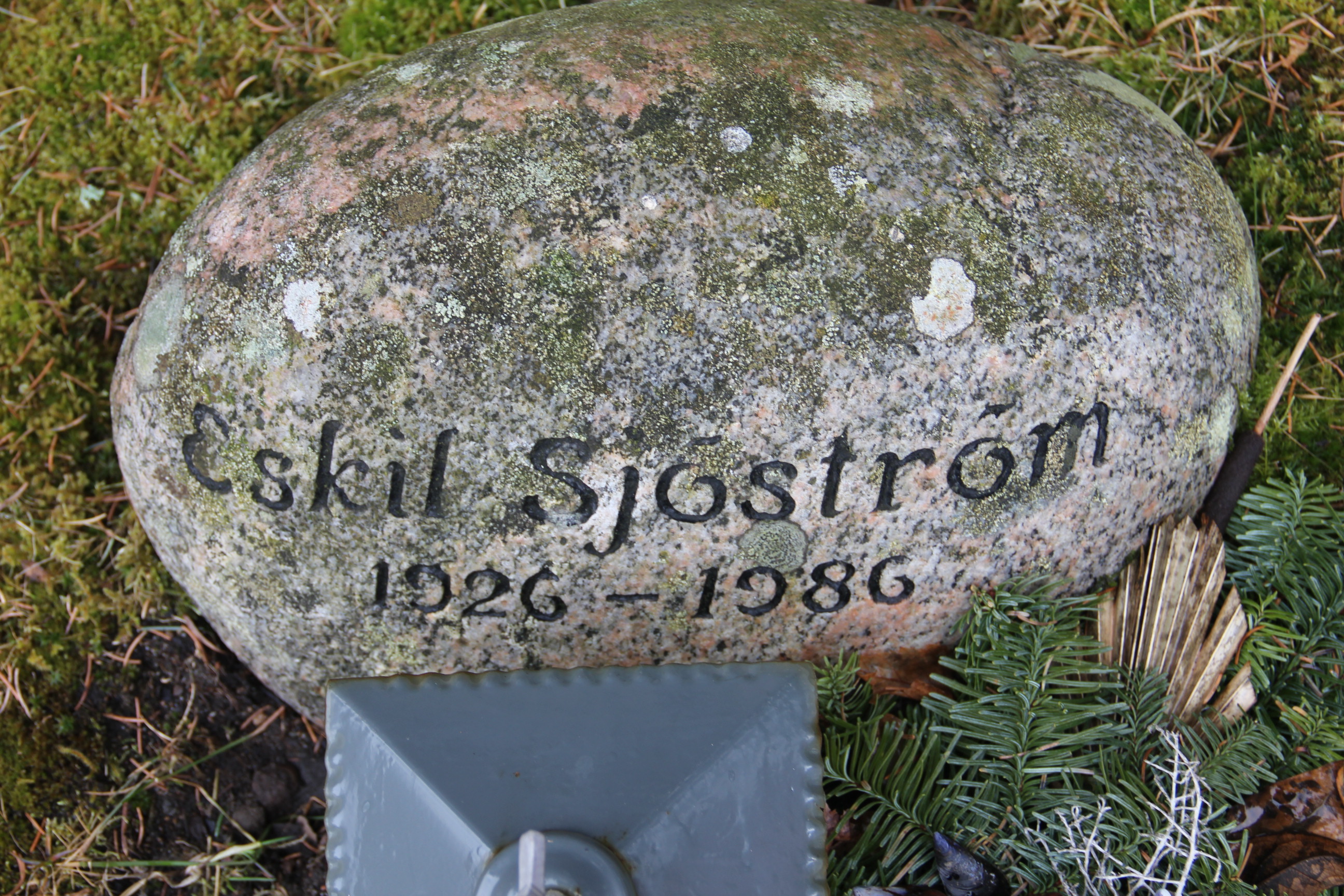 Grav U079 Hönö Kyrkogård