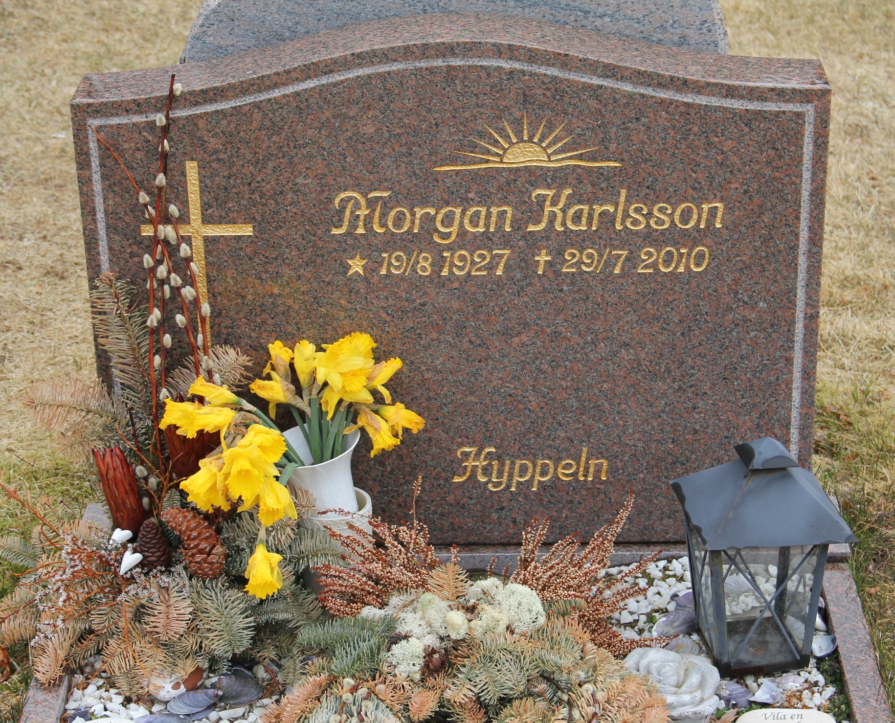 Grav H124 Hönö Kyrkogård