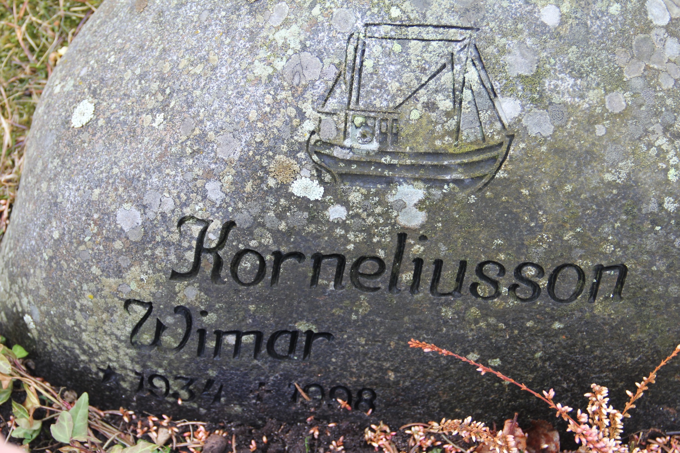 Grav U019 Hönö Kyrkogård