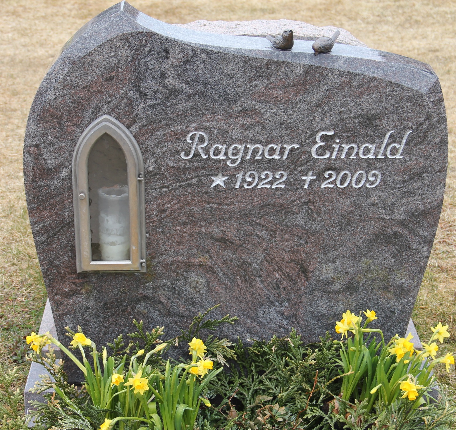 Grav H092 Hönö Kyrkogård
