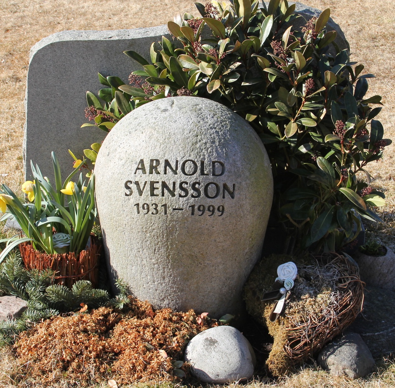 Grav F082 Hönö Kyrkogård