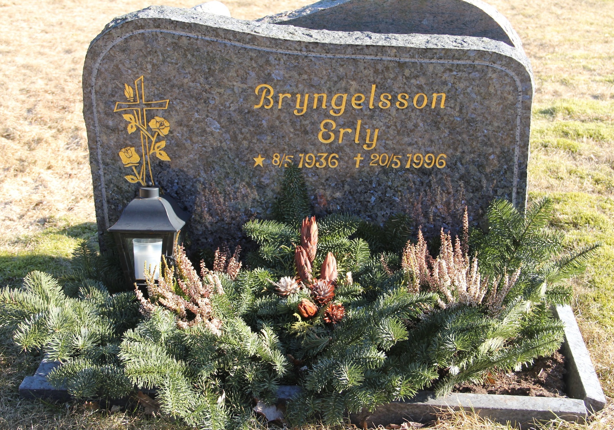 Grav A011 Hönö Kyrkogård