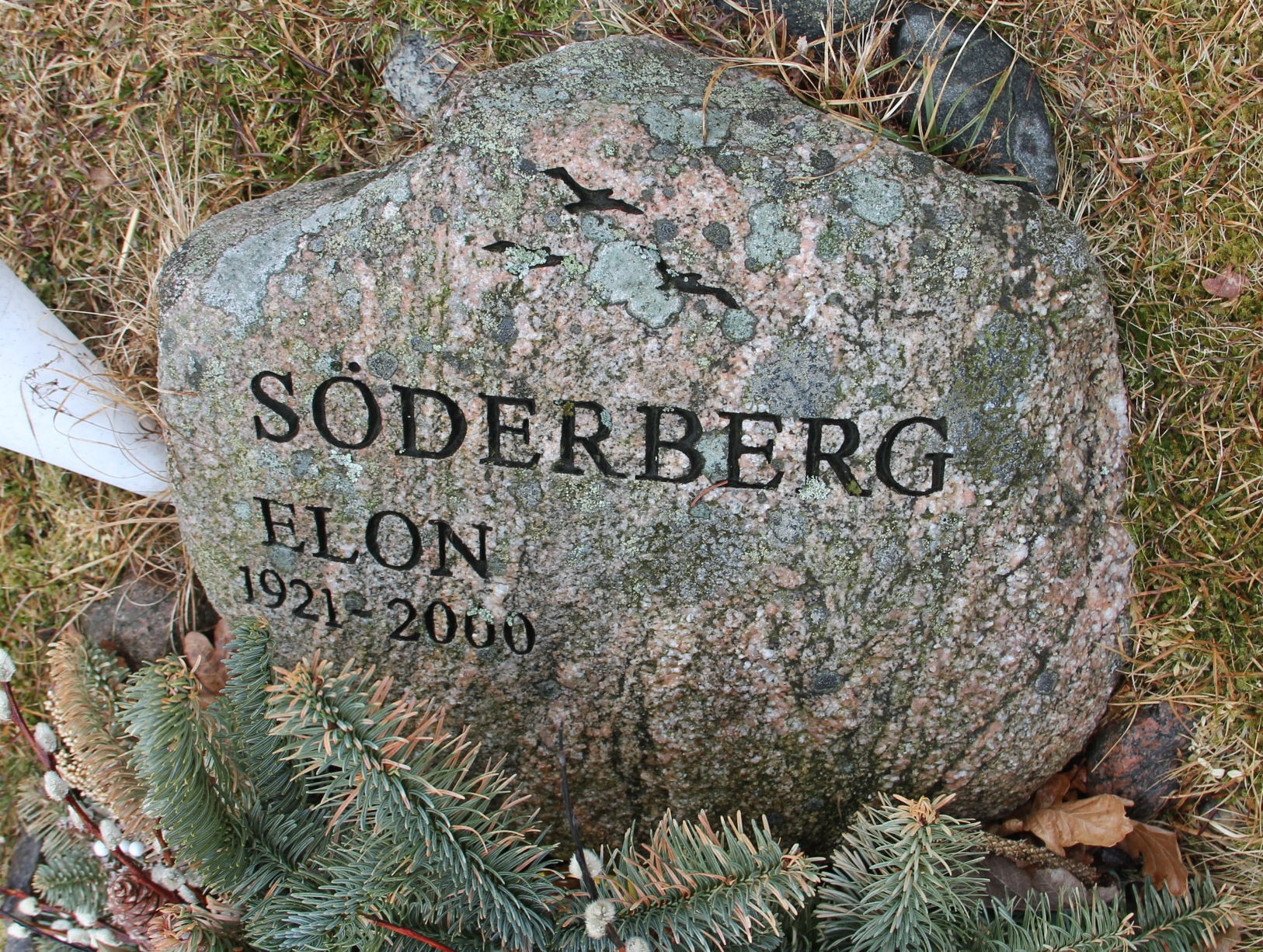 Grav U023 Hönö Kyrkogård