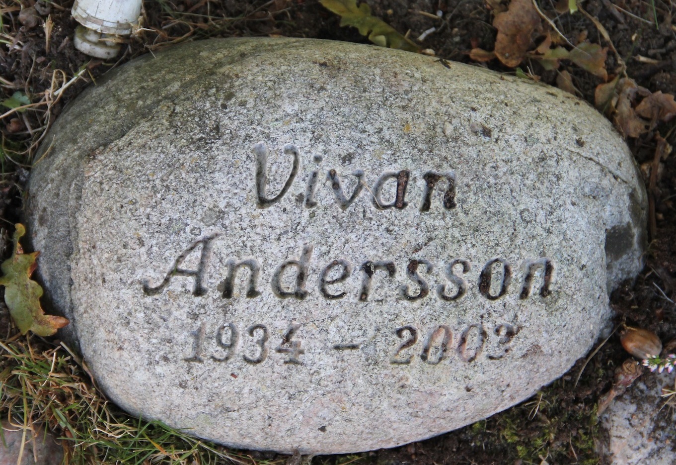 Grav I032 Öckerö Kyrkogård