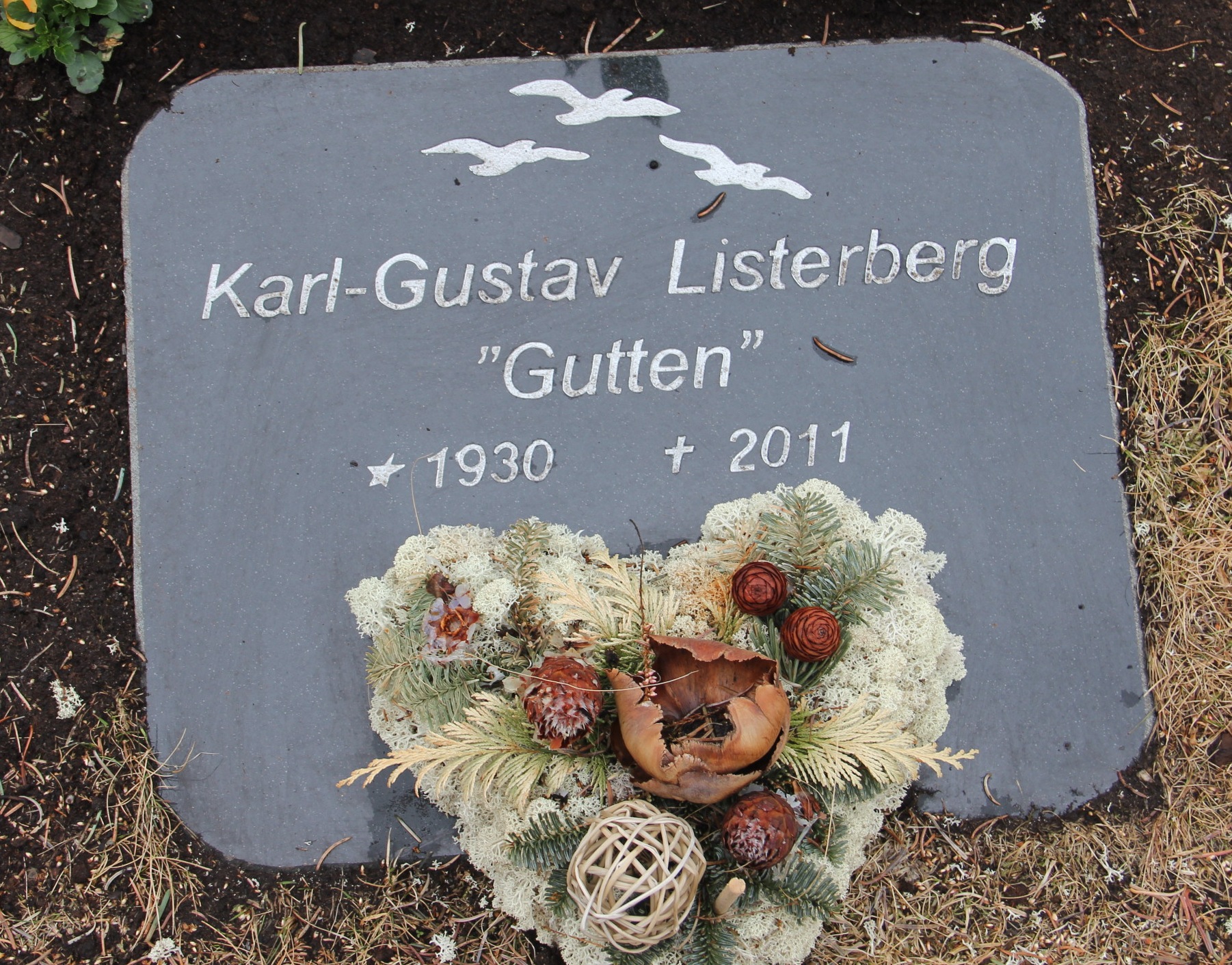 Grav U354 Hönö Kyrkogård
