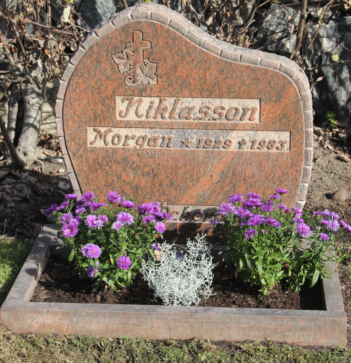 Grav NM019 Öckerö Kyrkogård