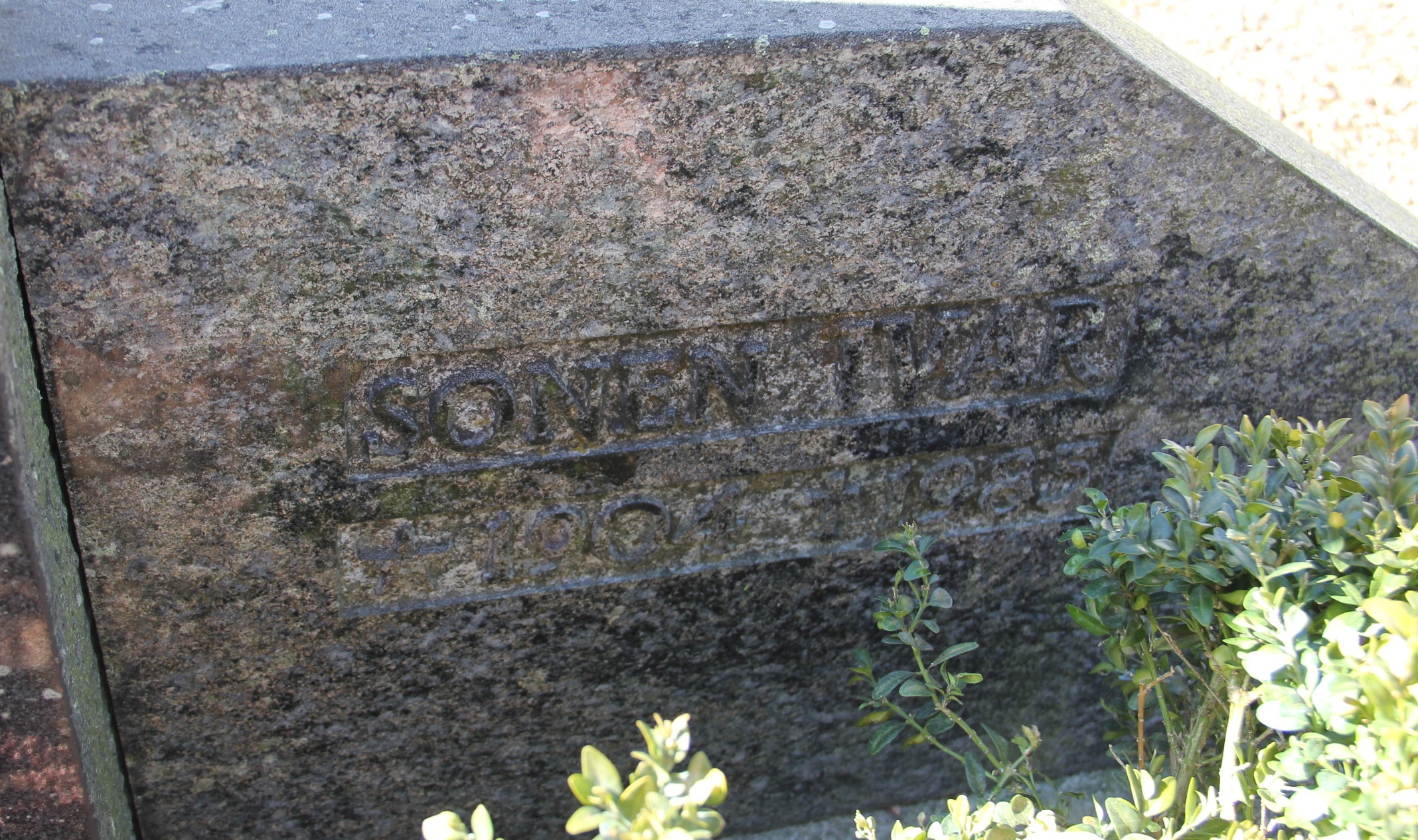 Grav A020 Öckerö Kyrkogård