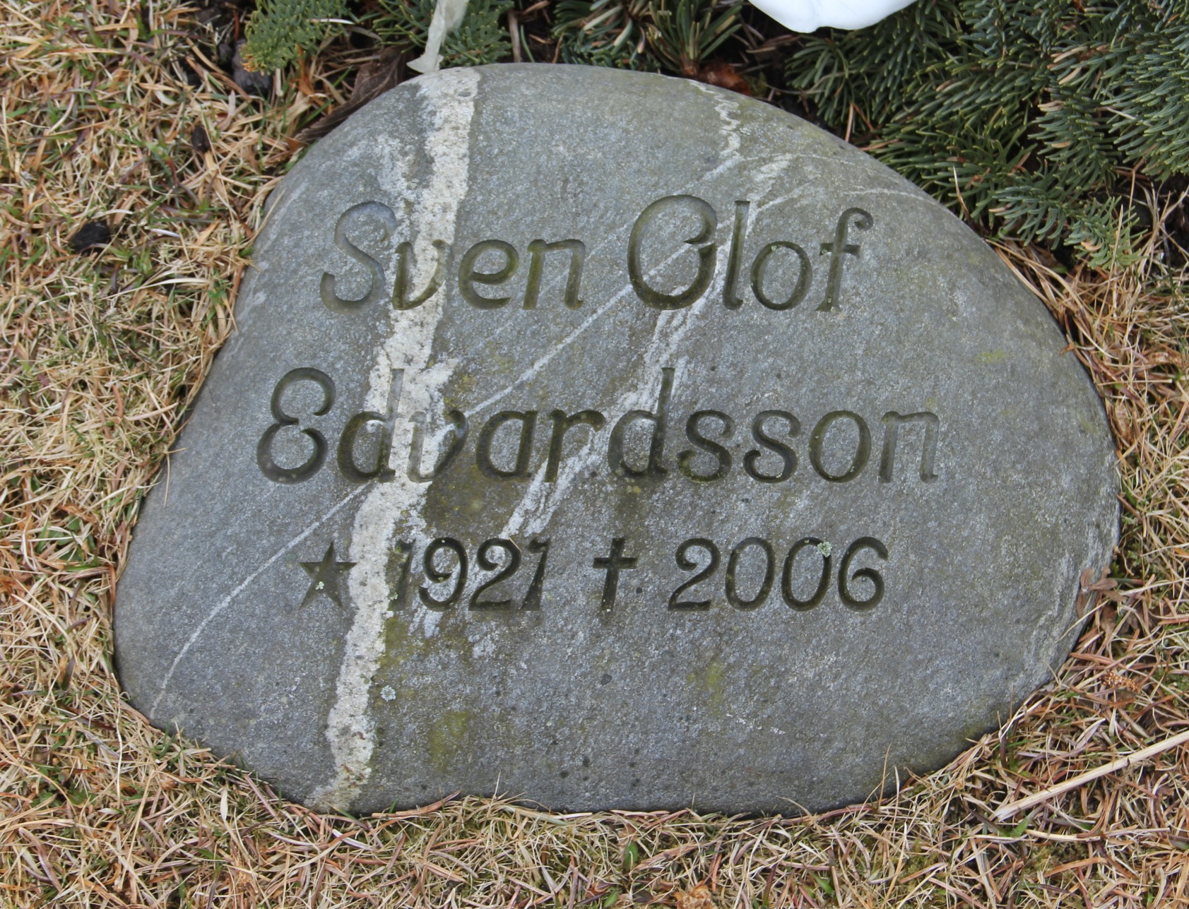 Grav U220 Hönö Kyrkogård