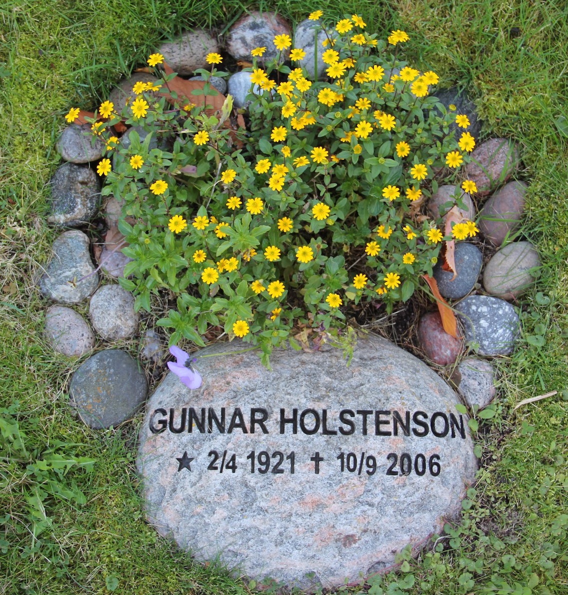 Grav K014 Öckerö Kyrkogård