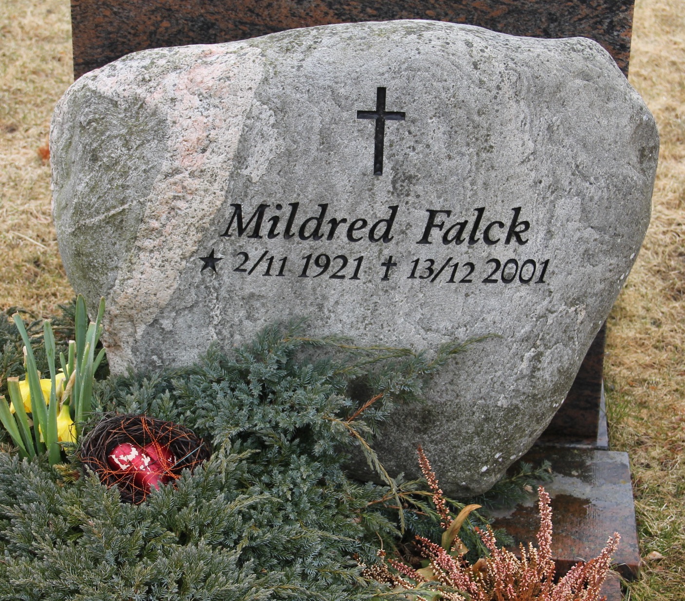 Grav H075 Hönö Kyrkogård