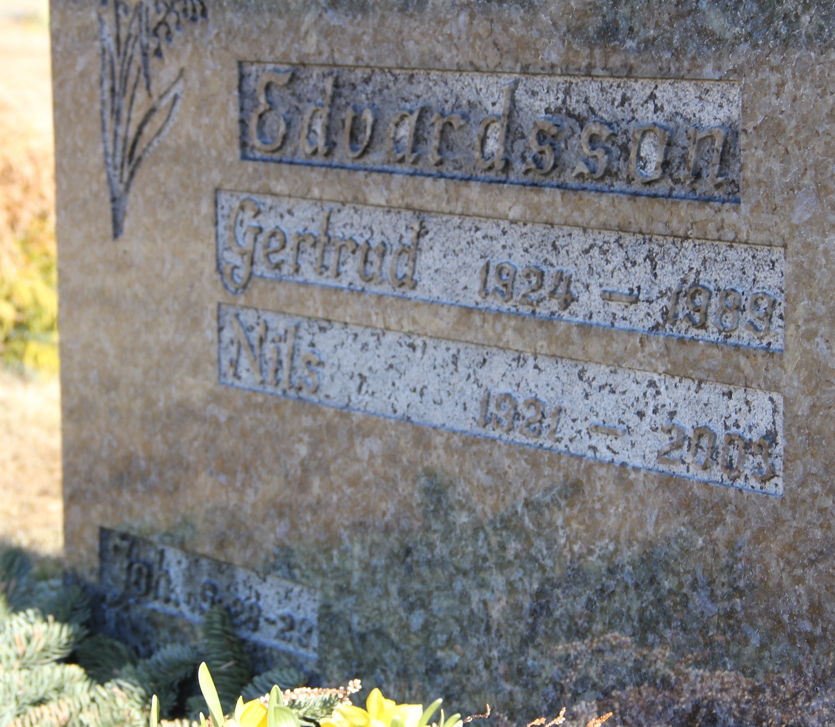 Grav F061 Hönö Kyrkogård