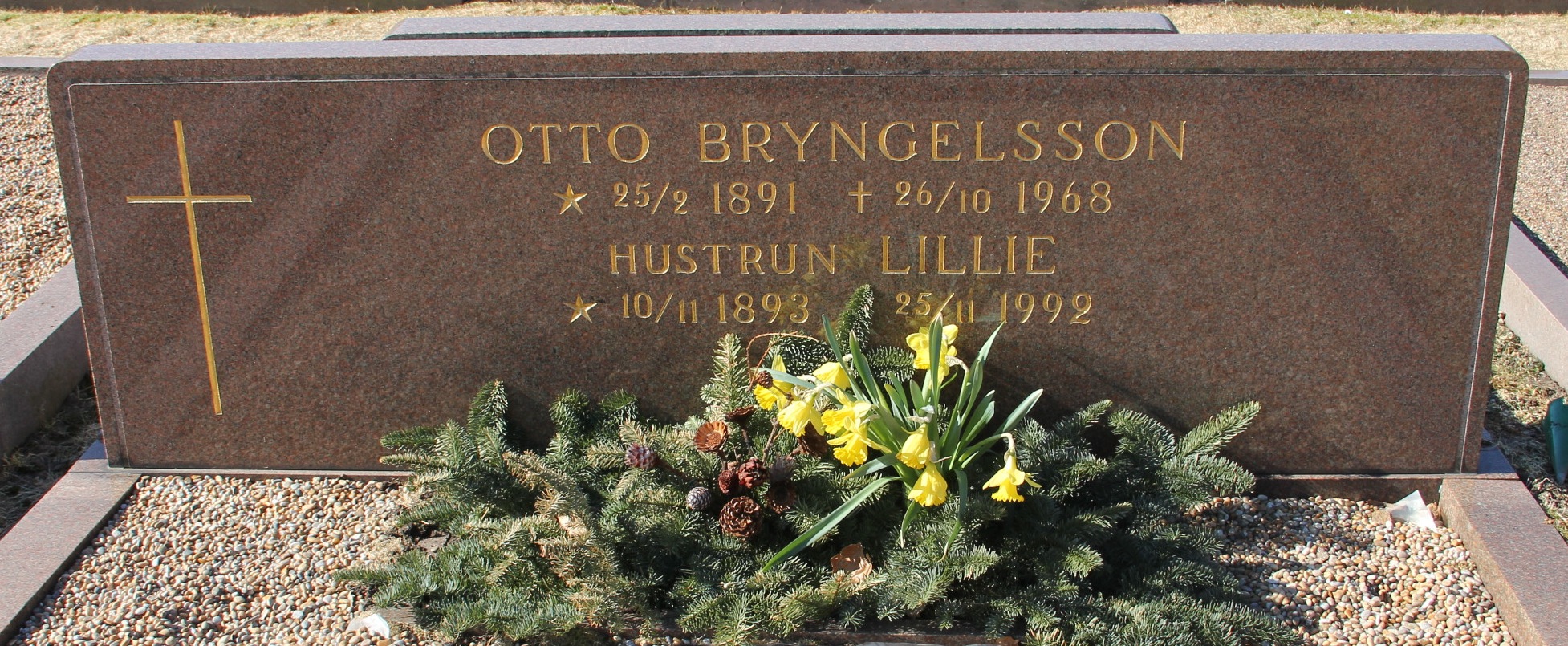 Grav F041 Hönö Kyrkogård