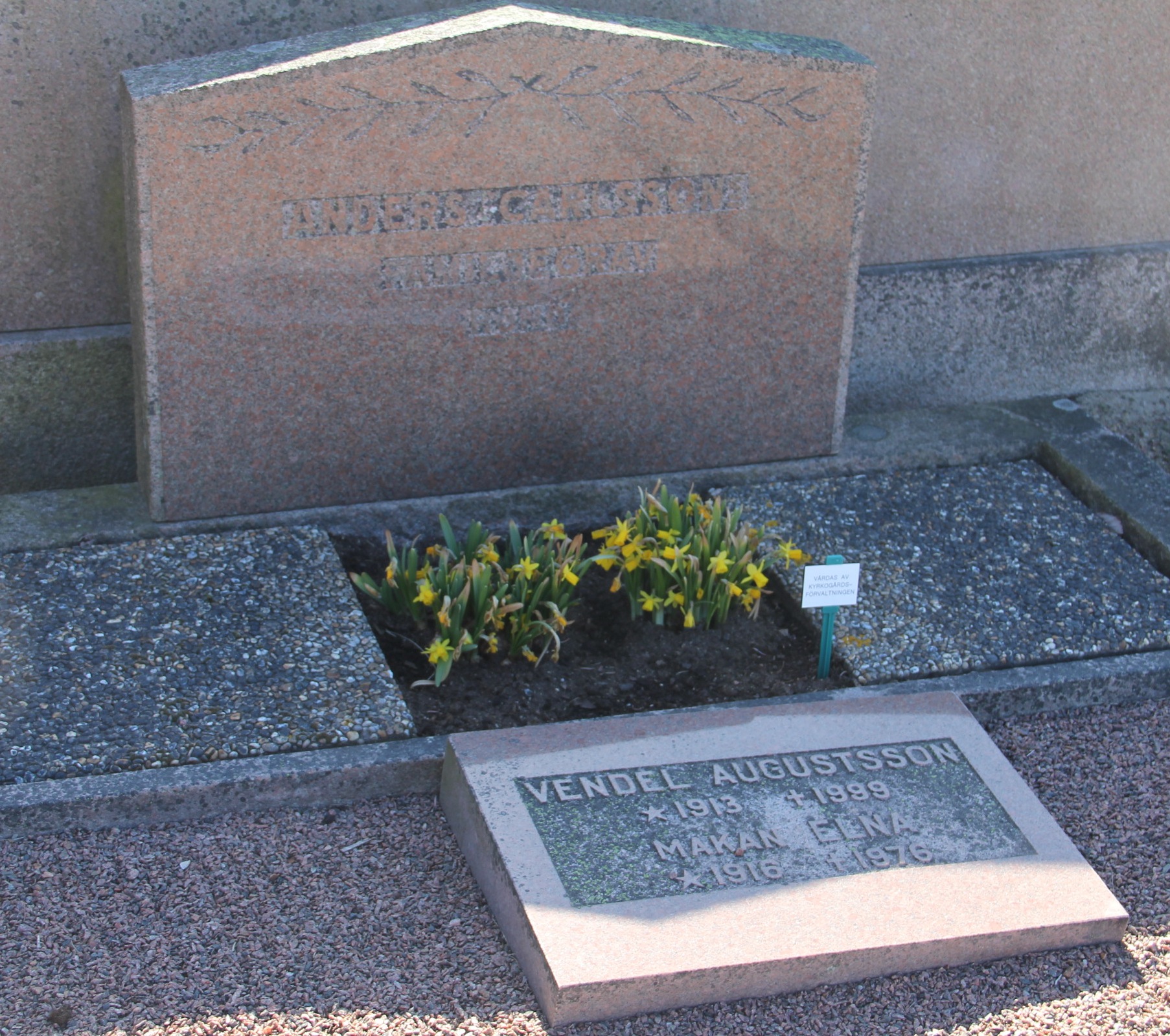 Grav D040 Öckerö Kyrkogård