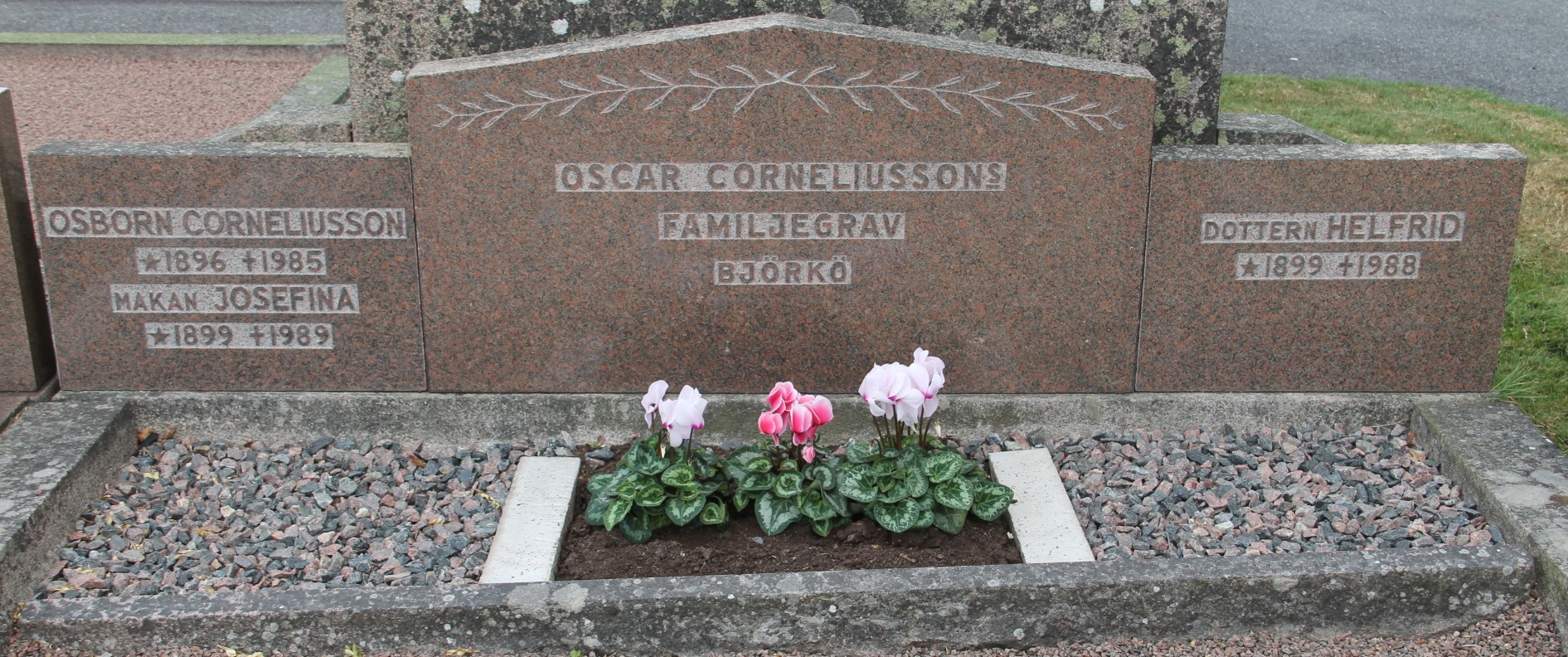 Grav F082 Öckerö Kyrkogård