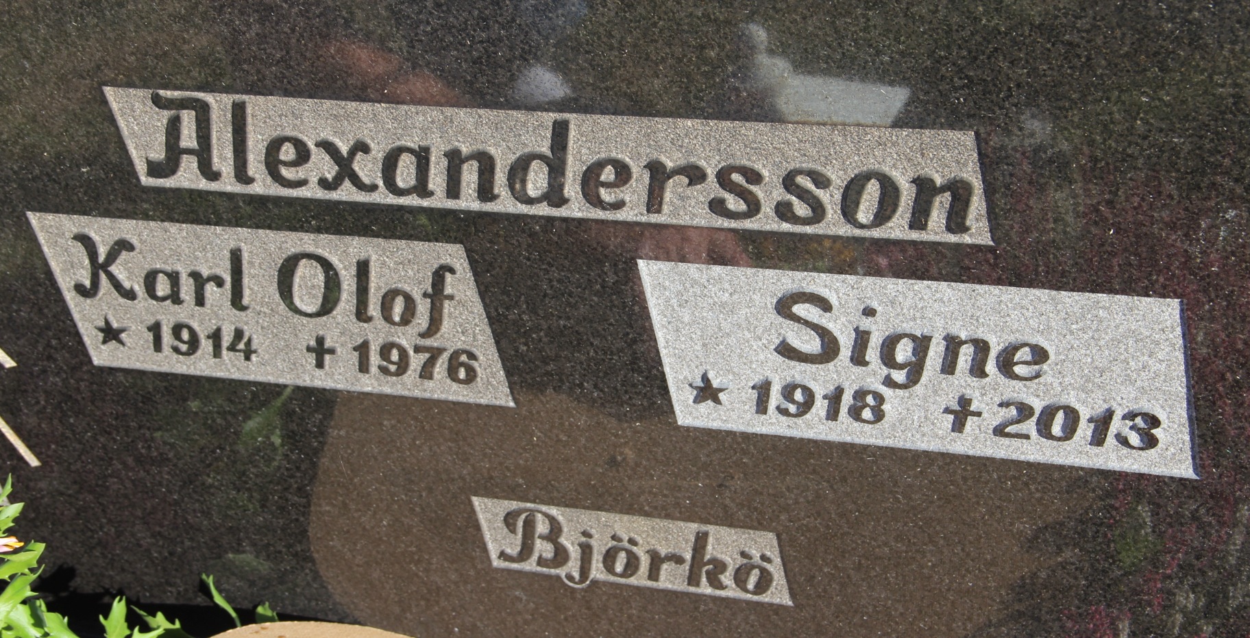 Grav G126 Öckerö Kyrkogård