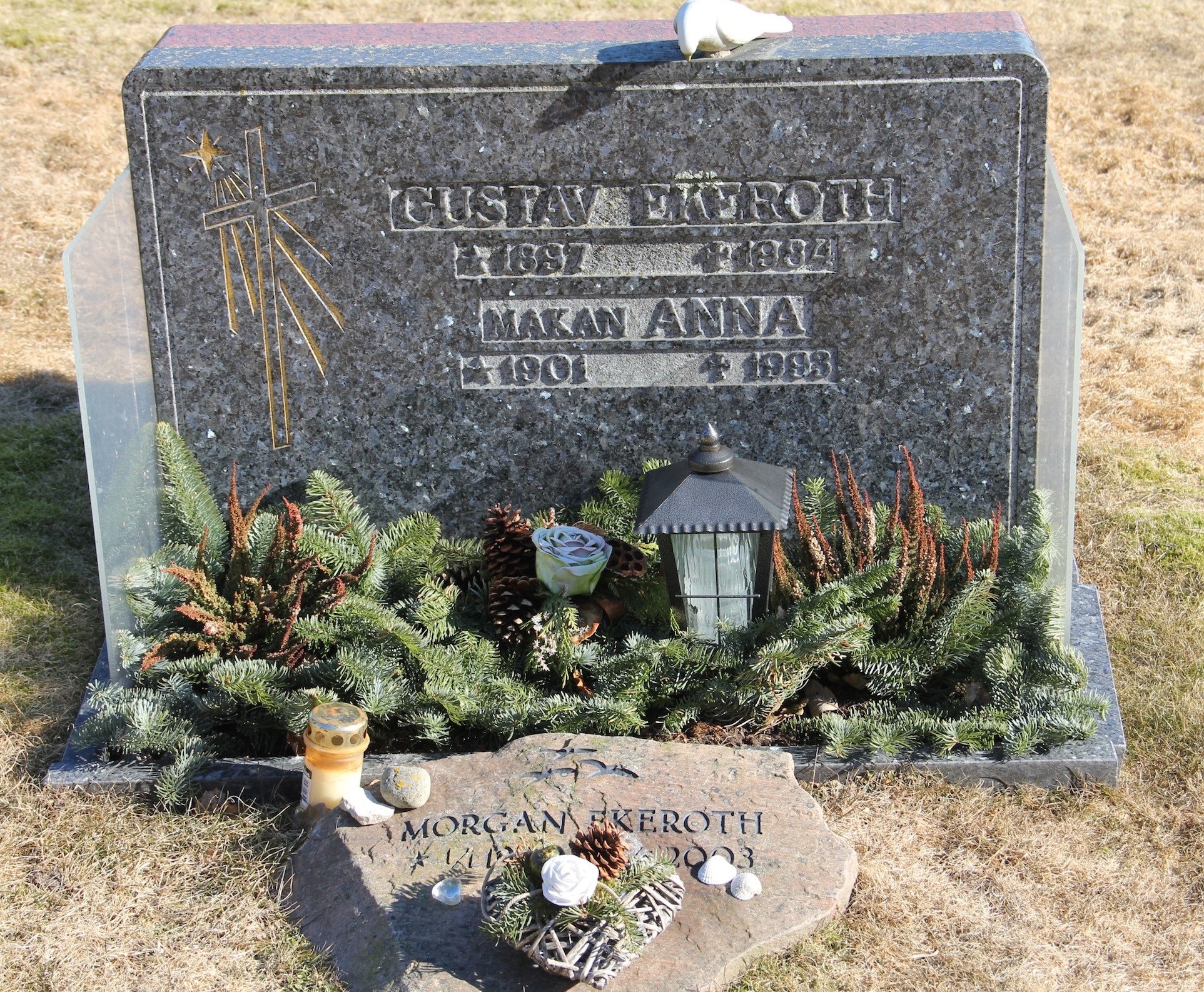 Grav C008 Hönö Kyrkogård