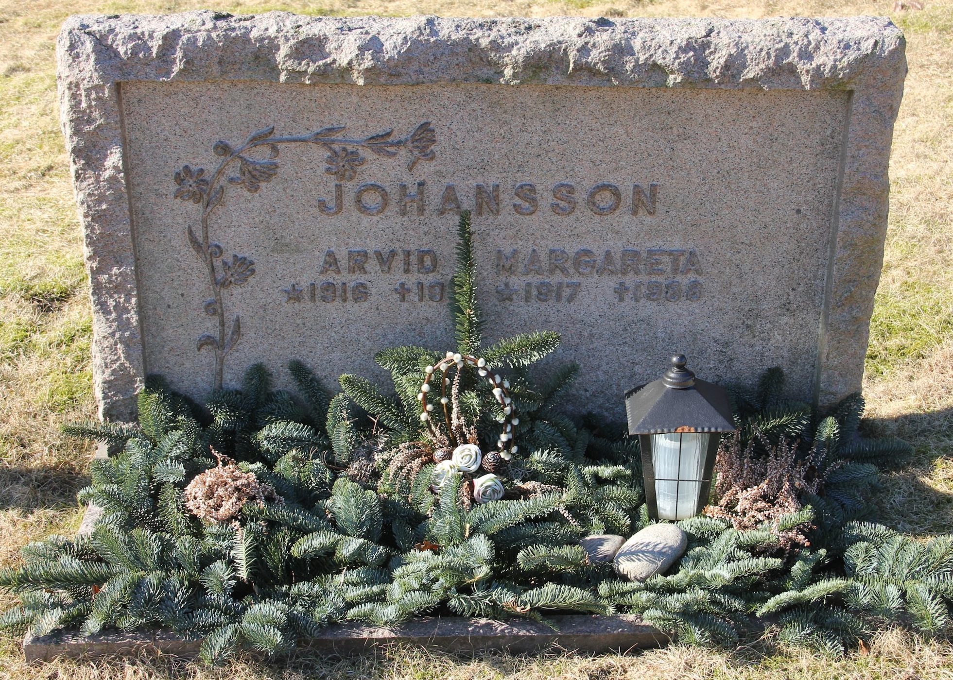 Grav B017 Hönö Kyrkogård