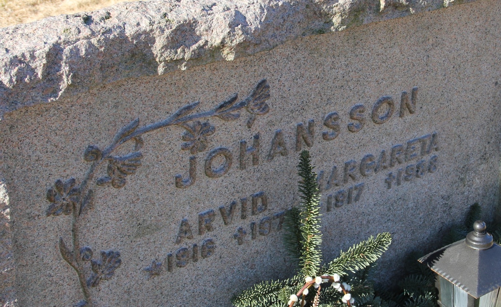 Grav B017 Hönö Kyrkogård