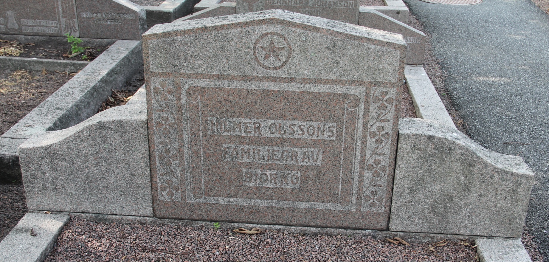 Grav E032 Öckerö Kyrkogård
