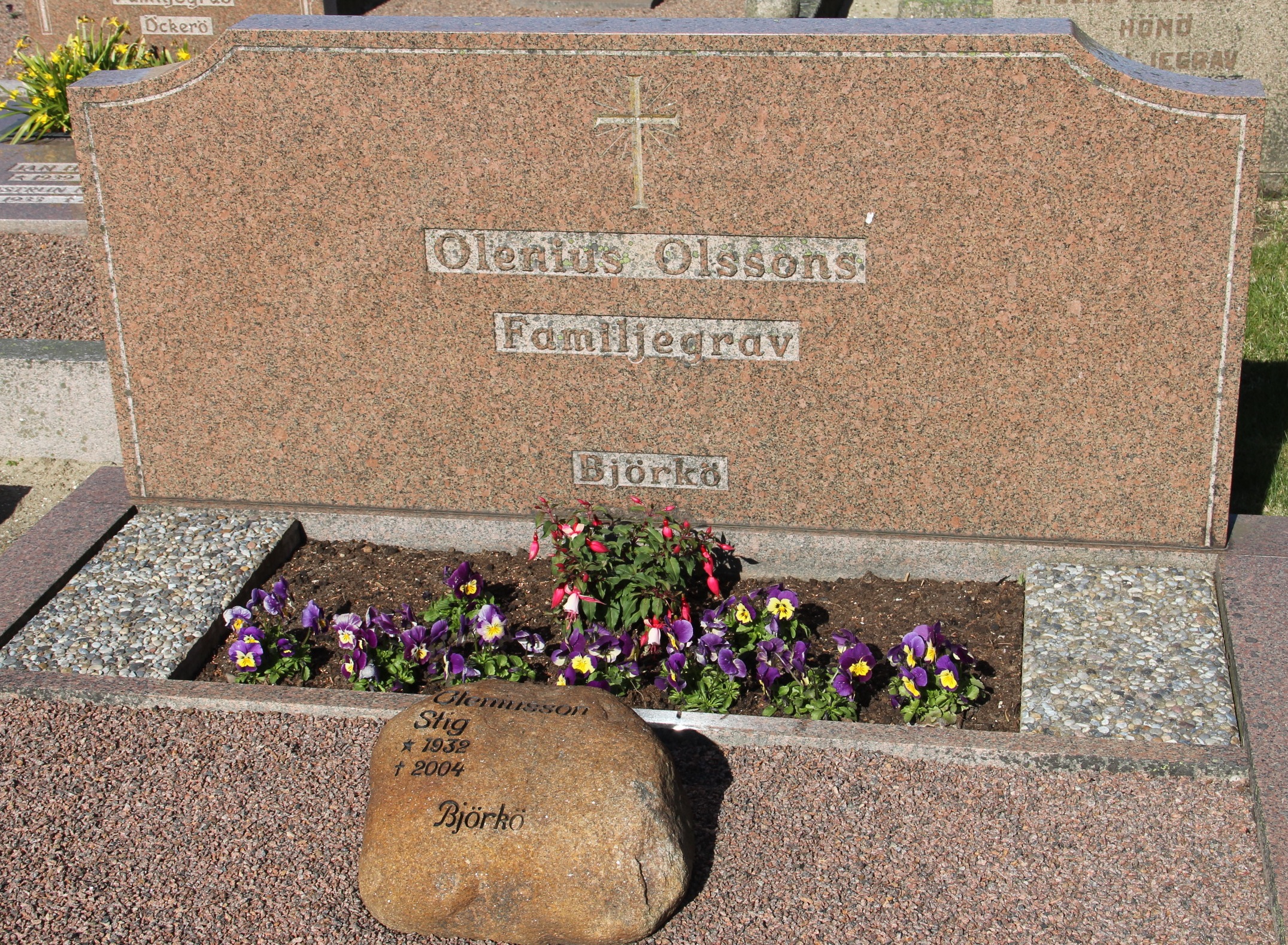 Grav D090 Öckerö Kyrkogård
