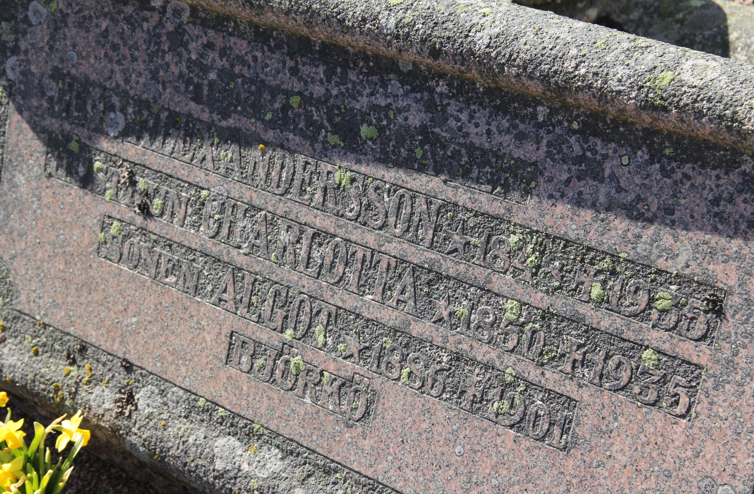 Grav A047 Öckerö Kyrkogård