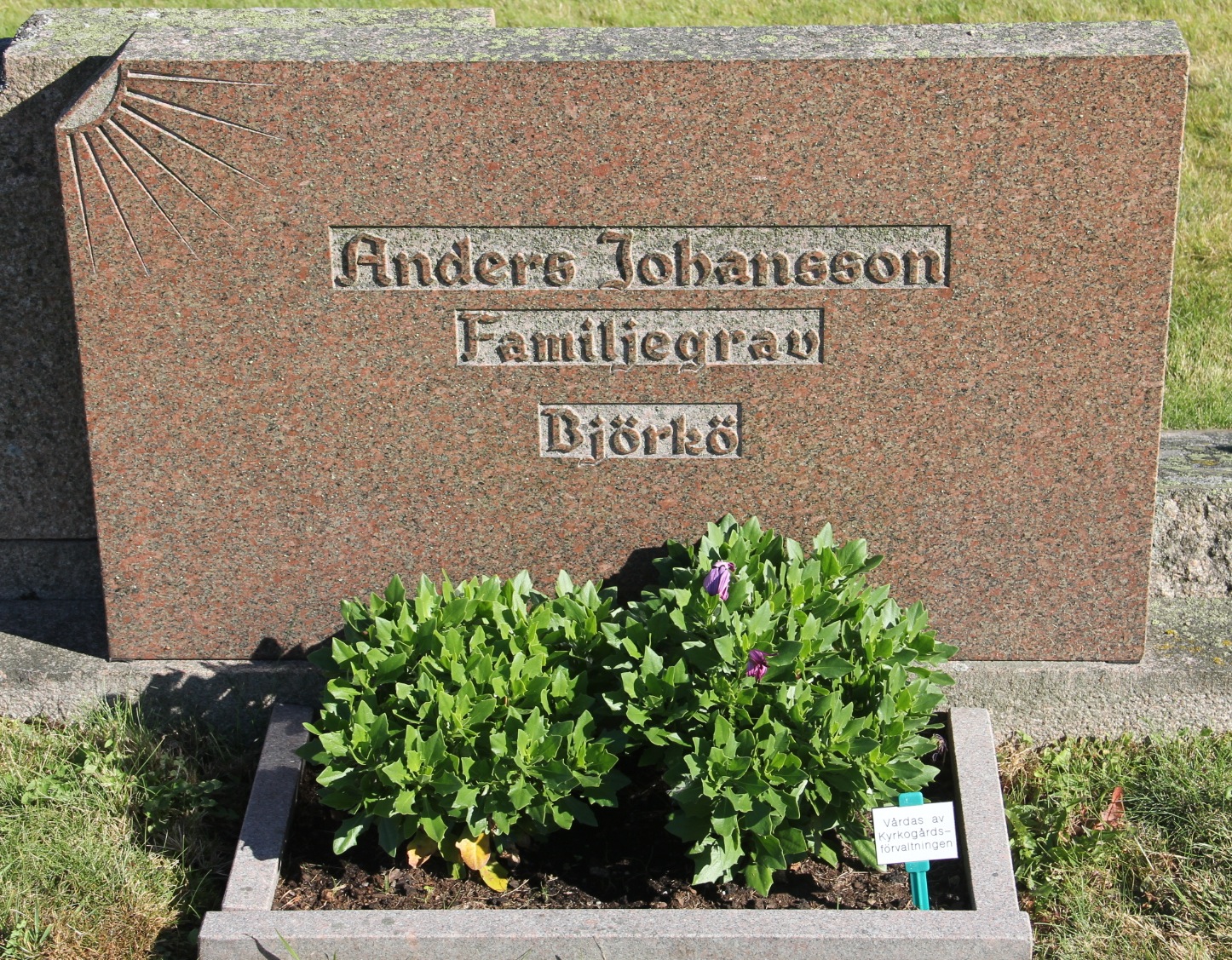 Grav G043 Öckerö Kyrkogård
