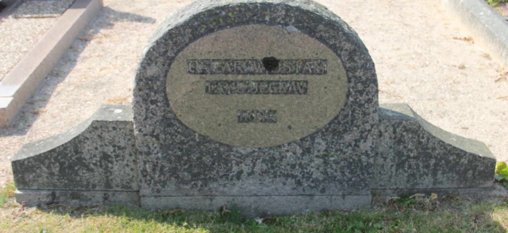 Grav E107 Öckerö Kyrkogård