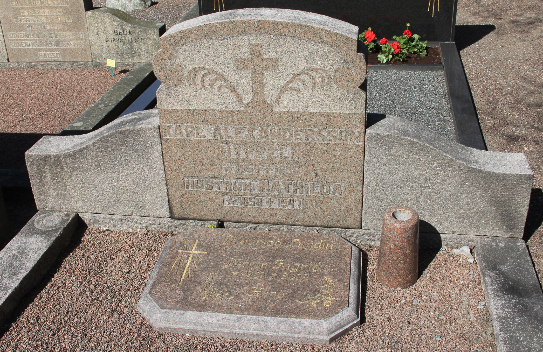 Grav D239 Öckerö Kyrkogård