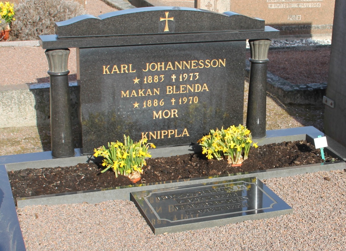 Grav B018 Öckerö Kyrkogård