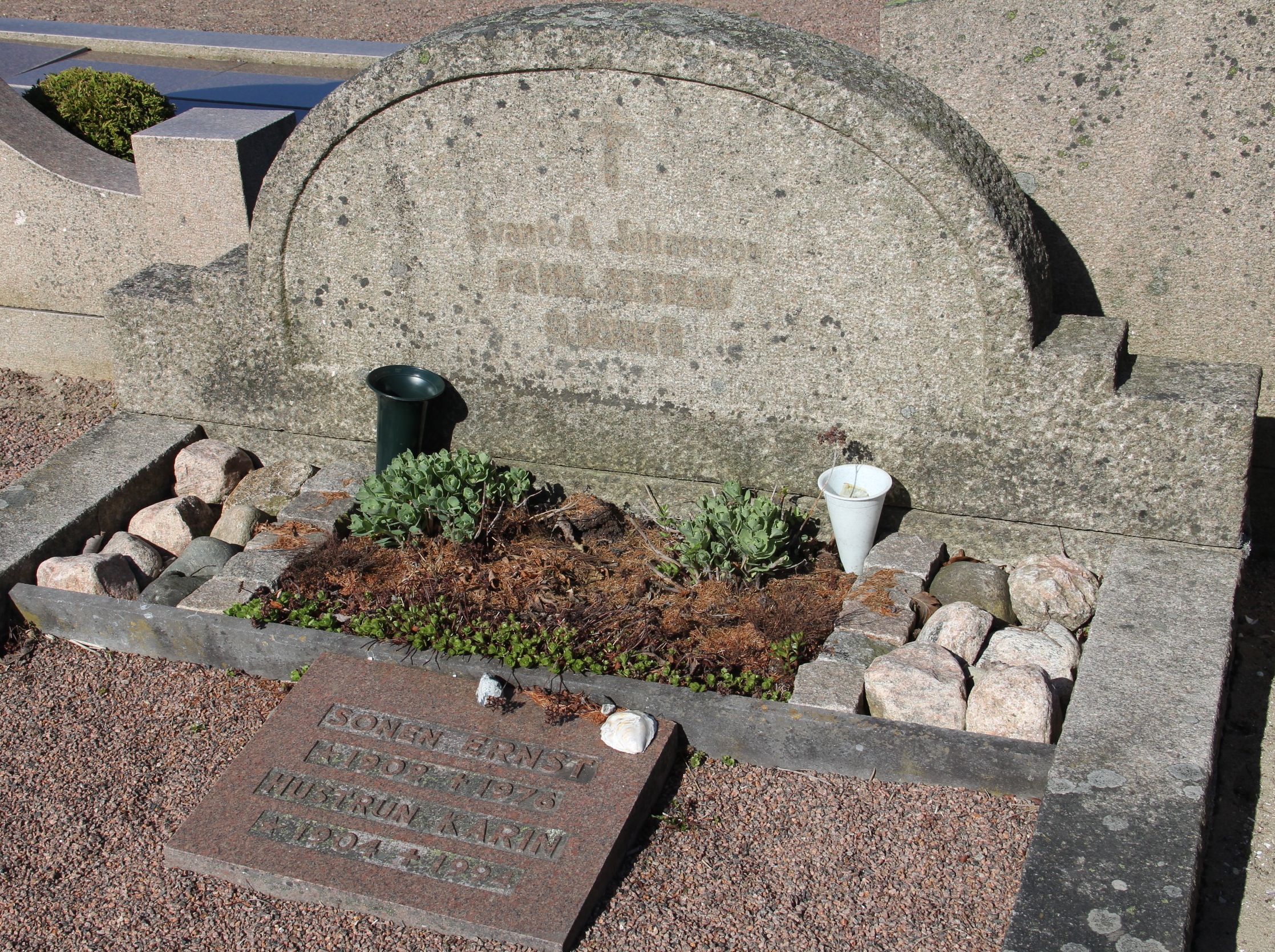 Grav D112 Öckerö Kyrkogård