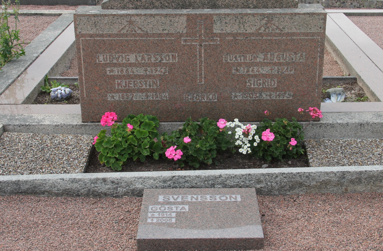 Grav F094 Öckerö Kyrkogård