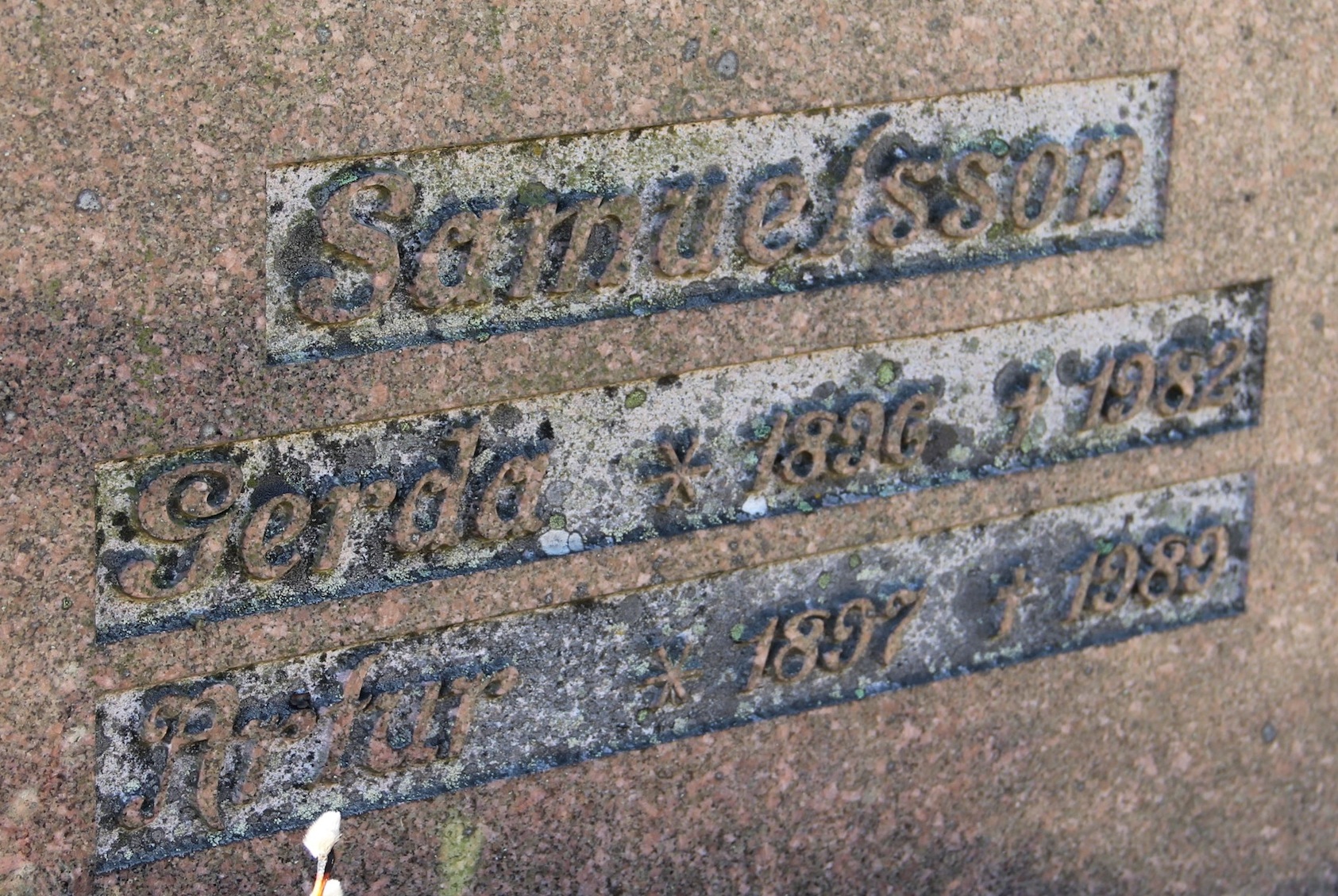 Grav B075 Hönö Kyrkogård