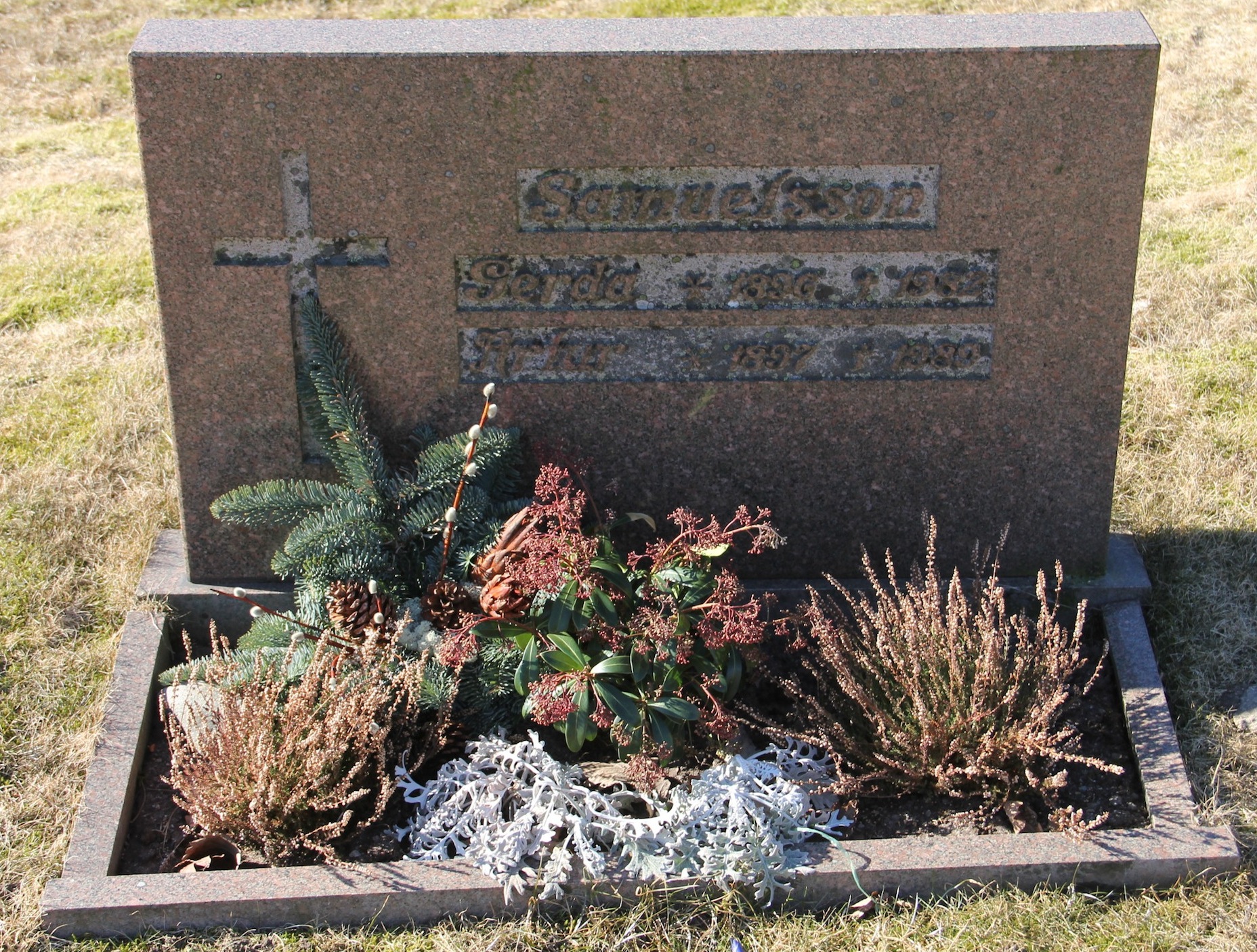 Grav B075 Hönö Kyrkogård