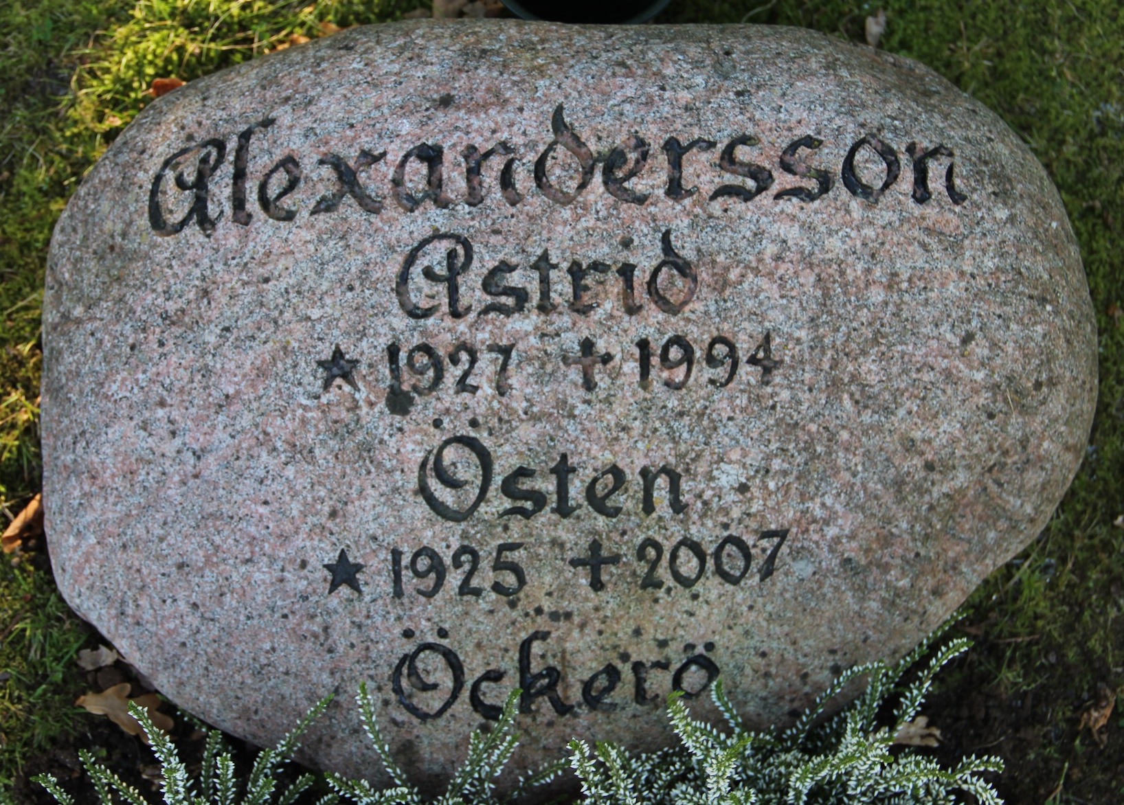 Grav H021 Öckerö Kyrkogård