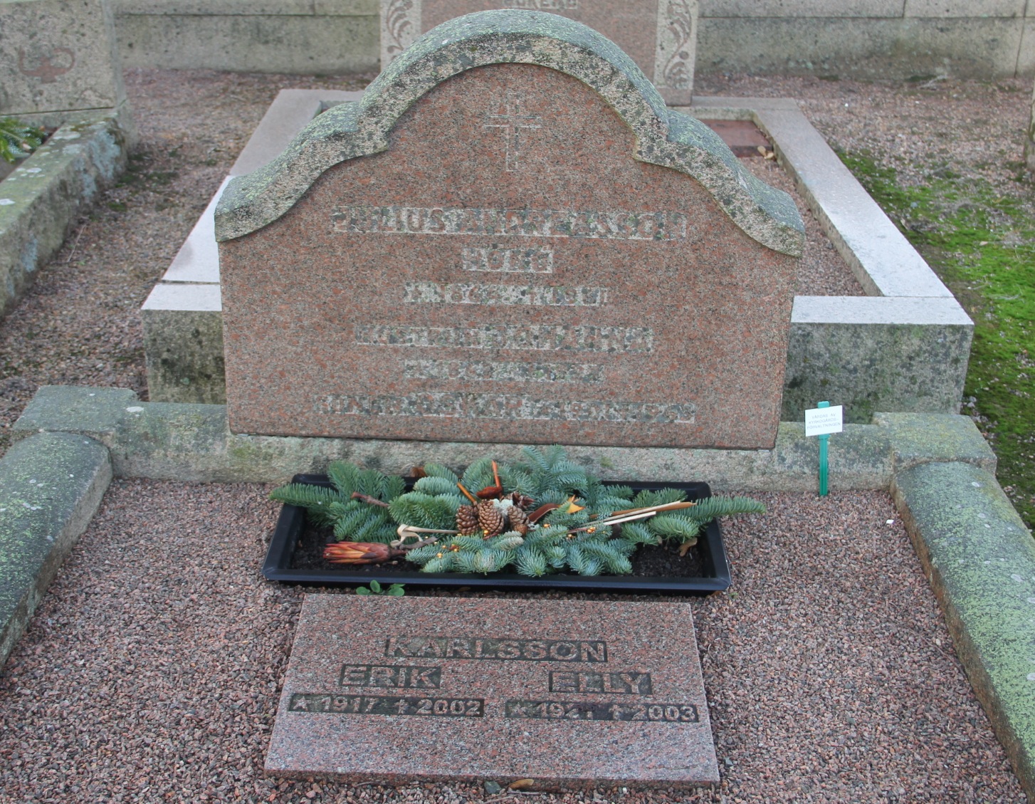 Grav E232 Öckerö Kyrkogård